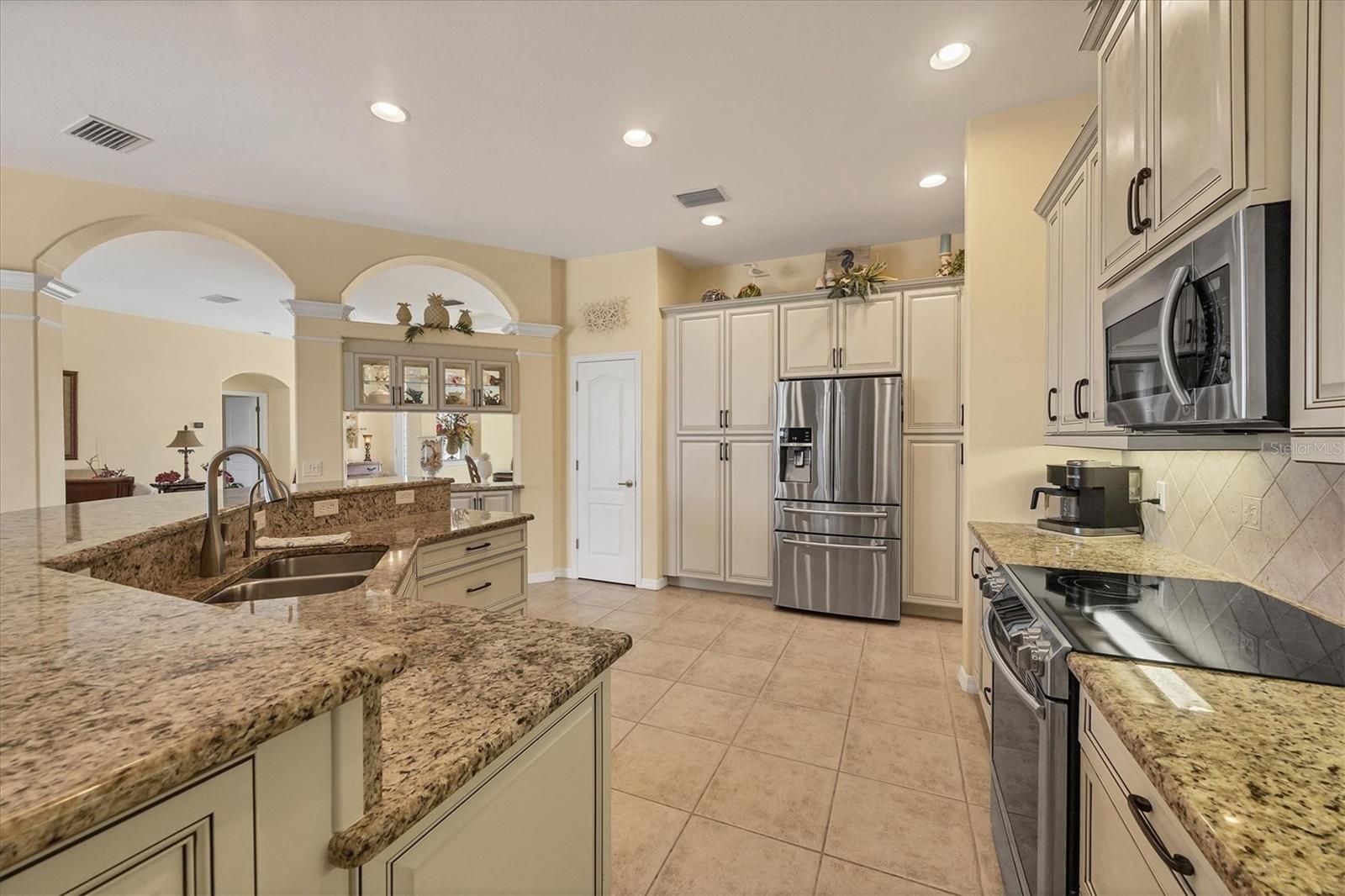 ROTONDA WEST WHITE MARSH - Residential