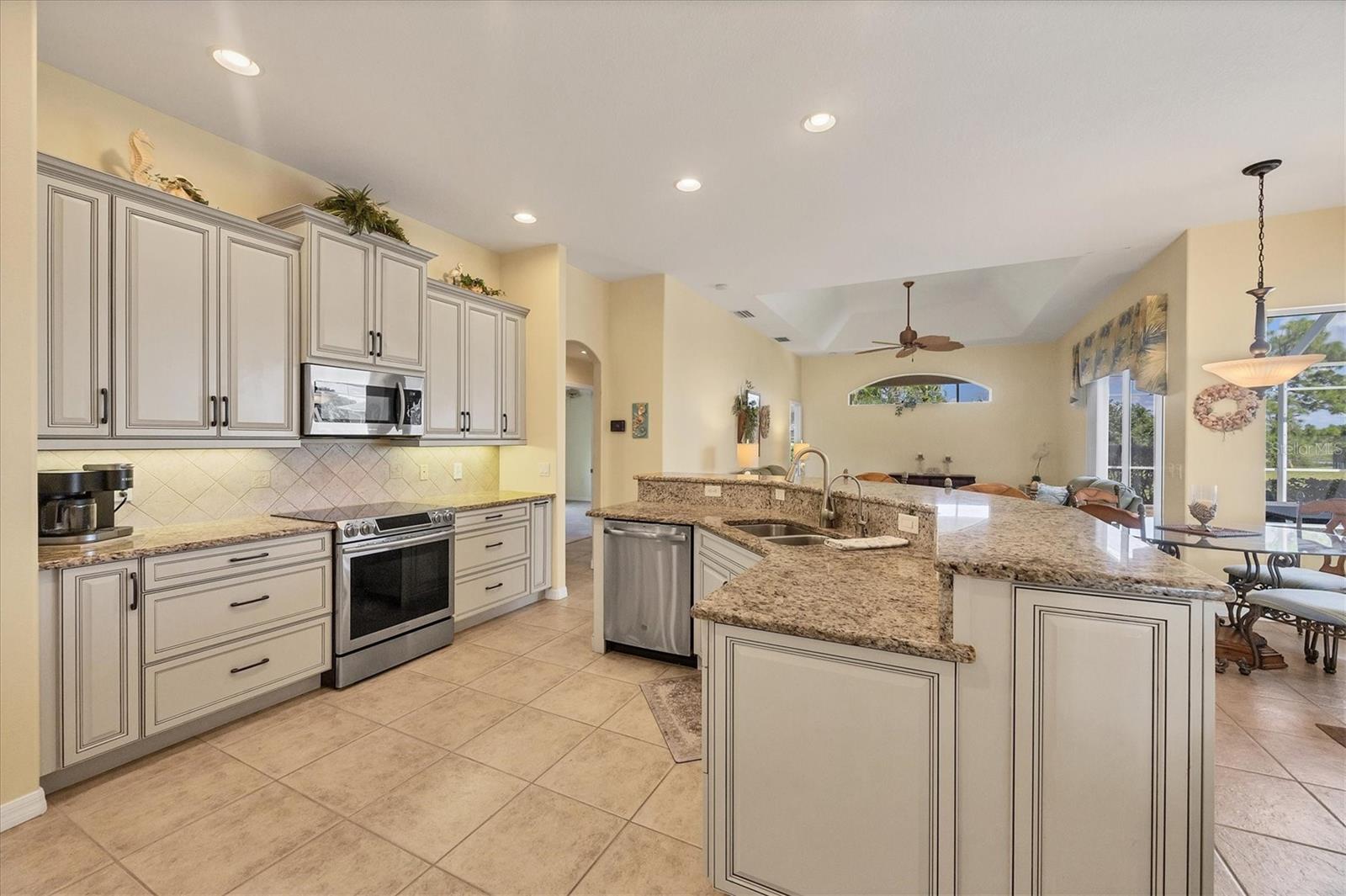 ROTONDA WEST WHITE MARSH - Residential