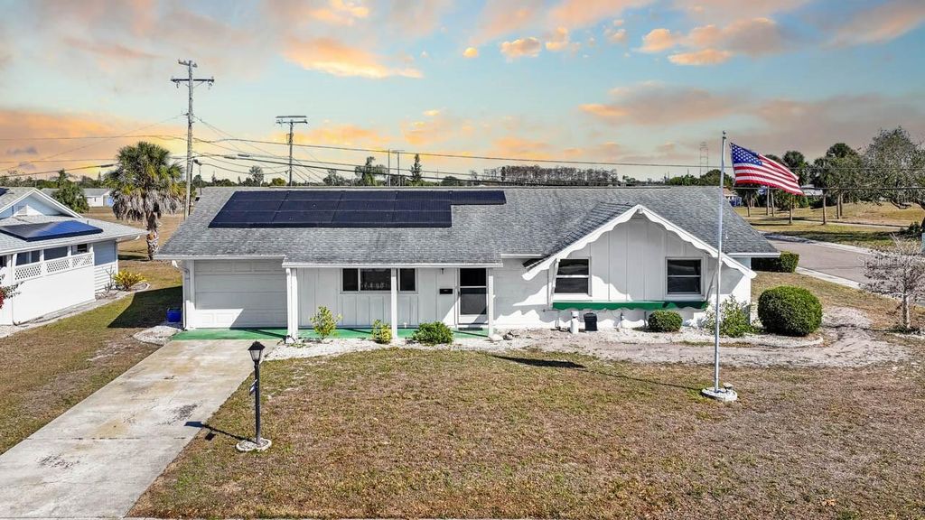 Photo of 1001 Augusta Drive, Sun City Center, FL 33573 (MLS # TB8467853)