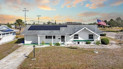 Photo of 1001 Augusta Drive, Sun City Center, FL 33573 (MLS # TB8467853)