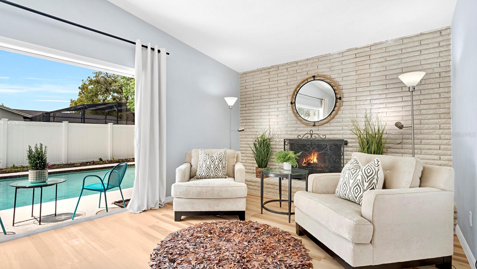ENGLISH ESTATES UNIT 2 - Residential