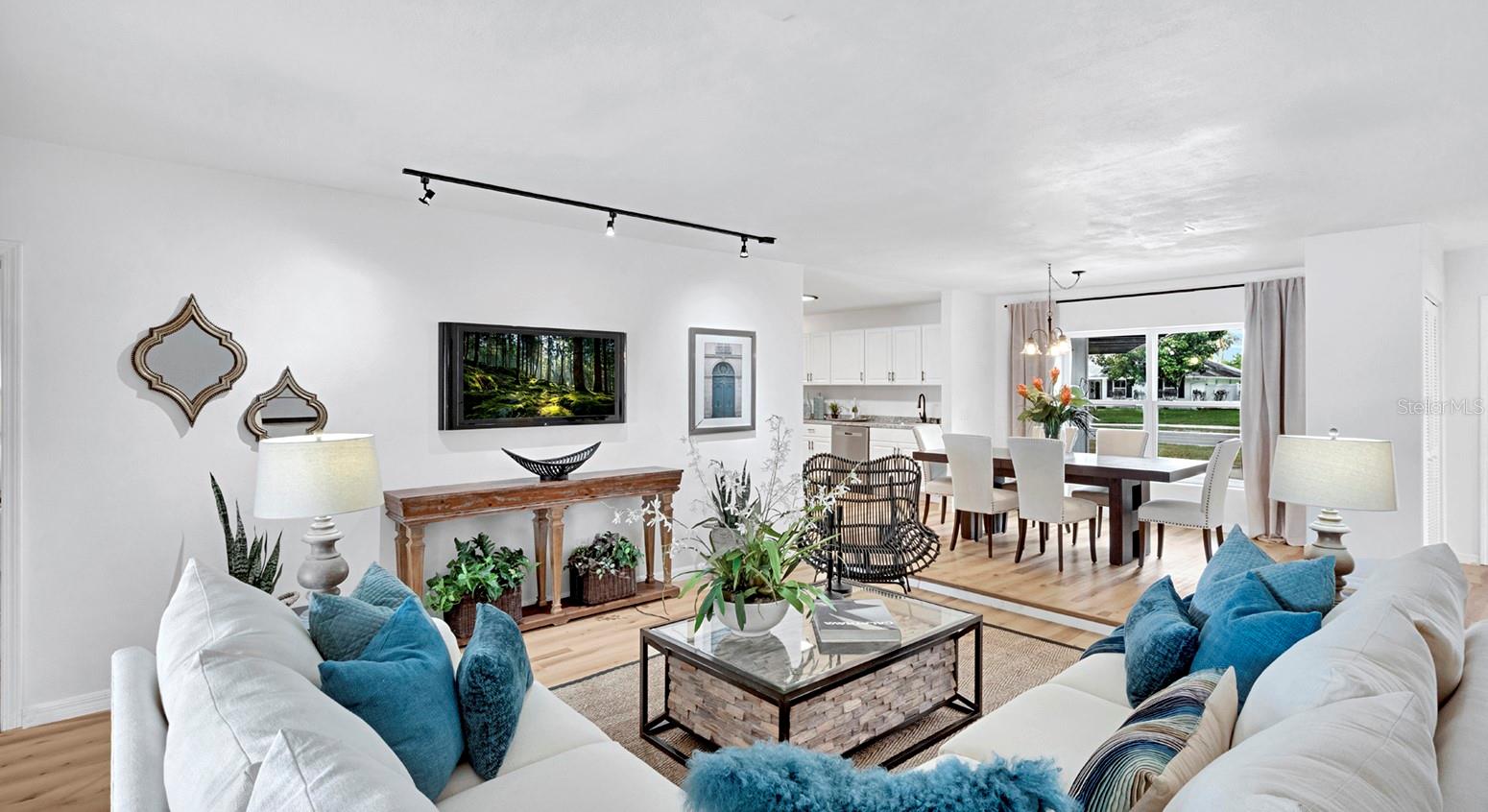 ENGLISH ESTATES UNIT 2 - Residential
