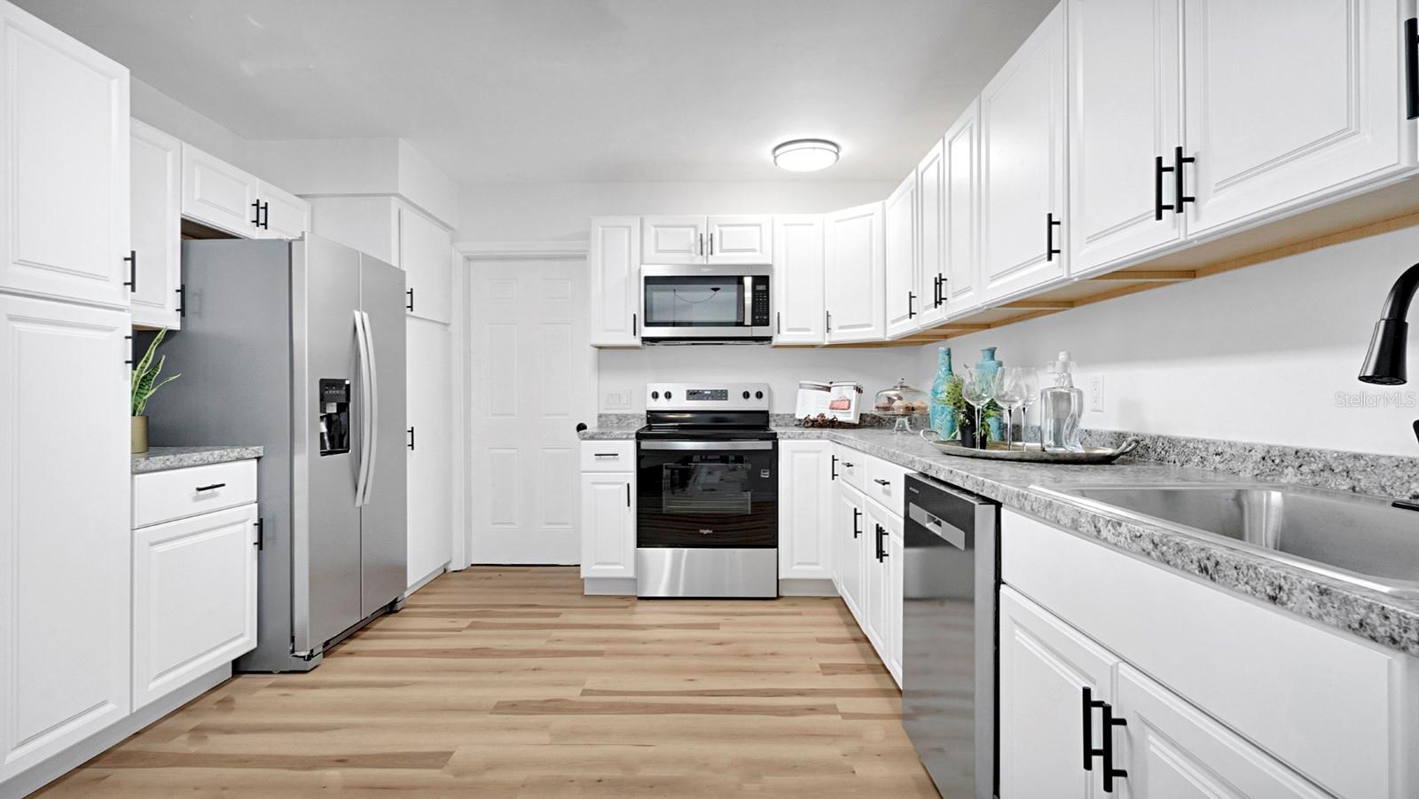 ENGLISH ESTATES UNIT 2 - Residential