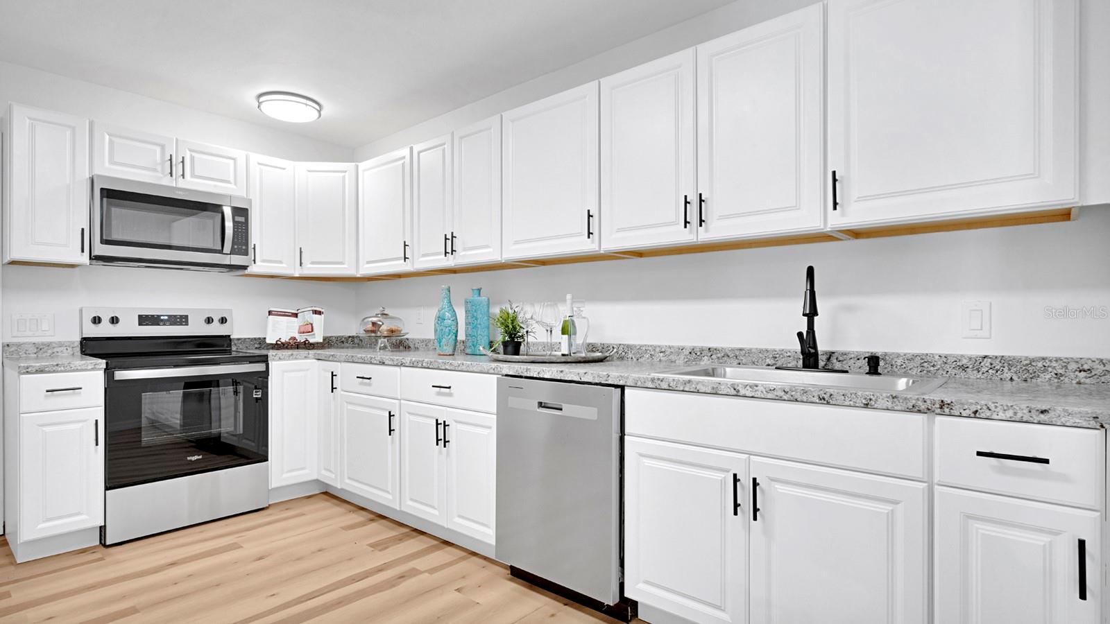 ENGLISH ESTATES UNIT 2 - Residential