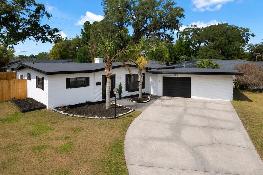 Photo of 2464 Derbyshire Road, Maitland, FL 32751 (MLS # O6409021)