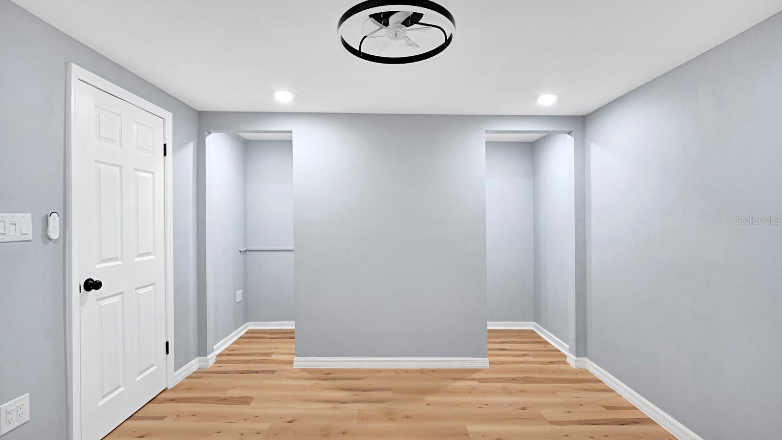 ENGLISH ESTATES UNIT 2 - Residential