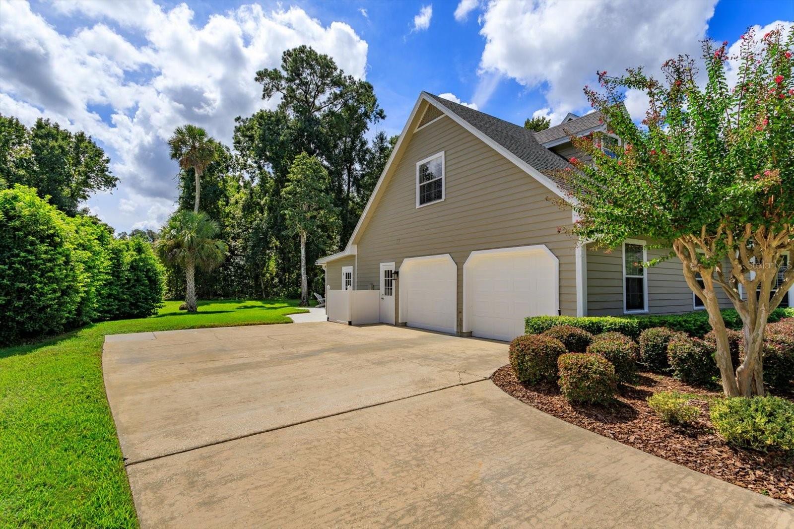 872 SWEETWATER ISLAND CIRCLE