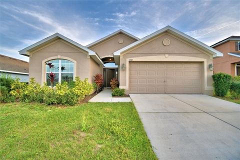 A home in WINTER HAVEN