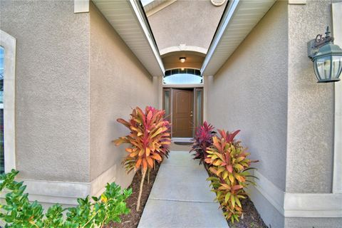 A home in WINTER HAVEN