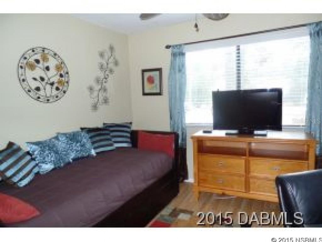 Summer Trees Unit 01 - Residential