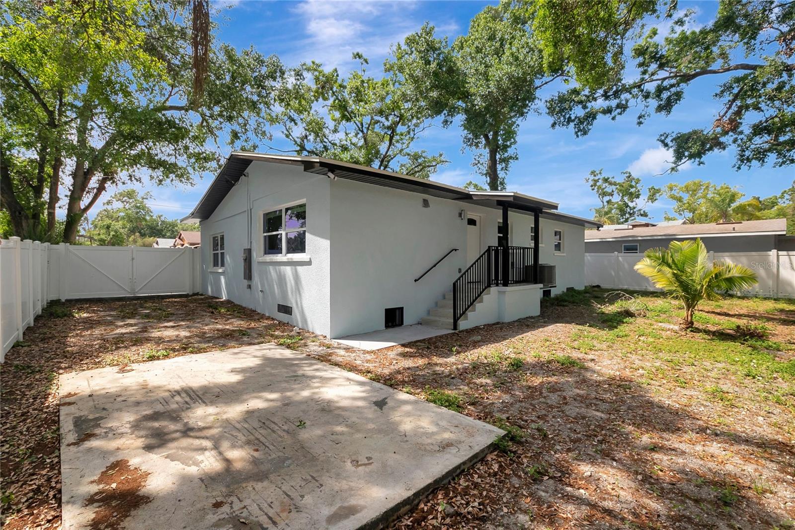 RIVERSIDE FIRST ADD TO WE - Residential