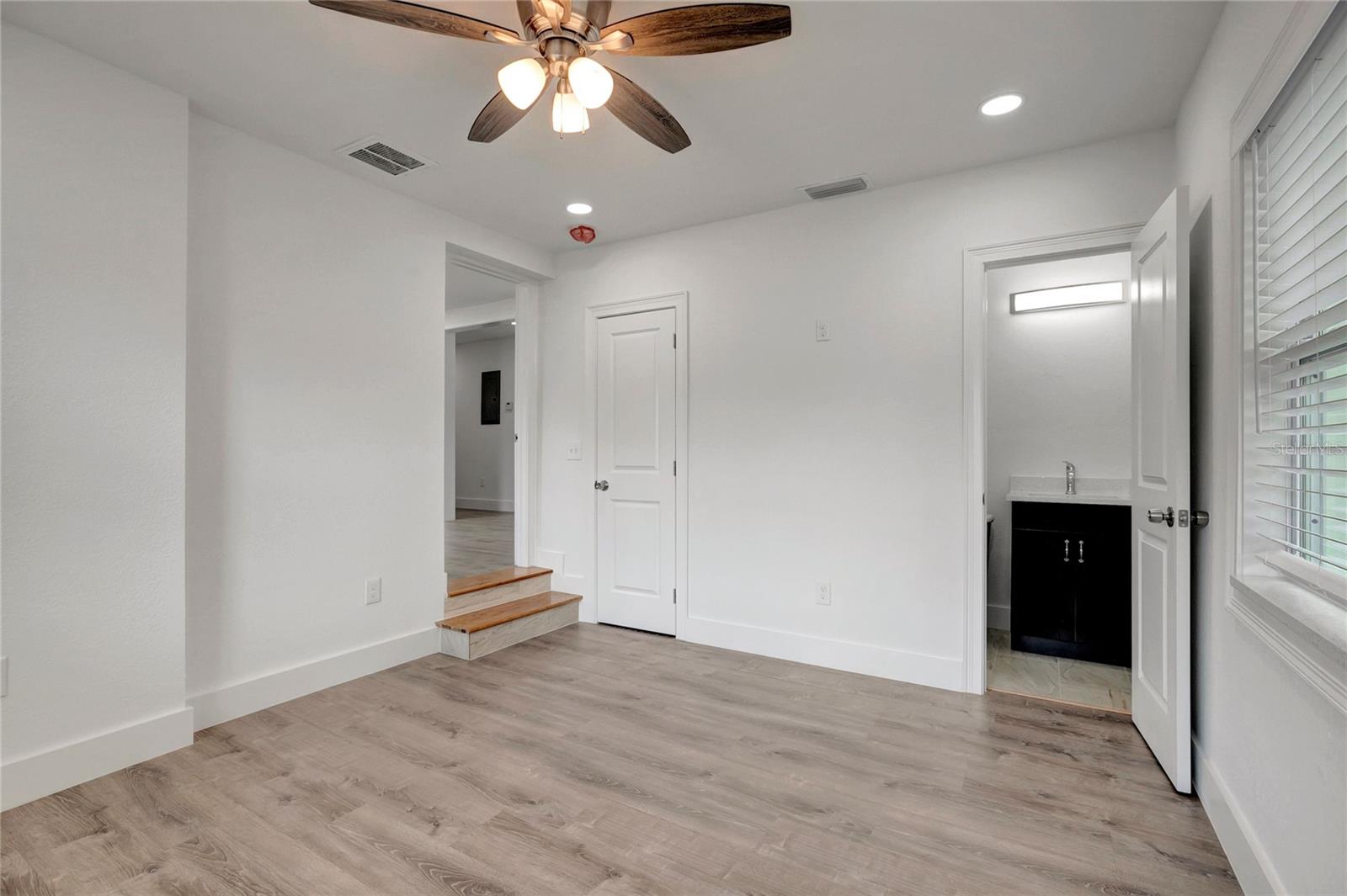 RIVERSIDE FIRST ADD TO WE - Residential