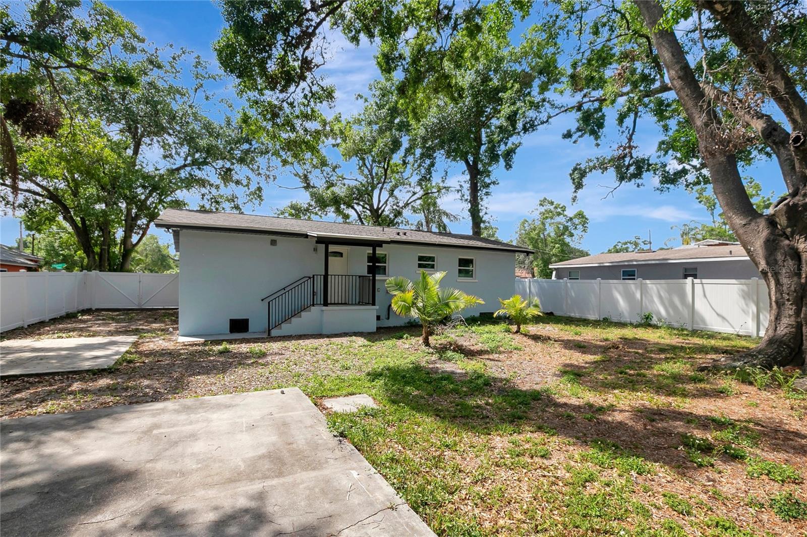 RIVERSIDE FIRST ADD TO WE - Residential