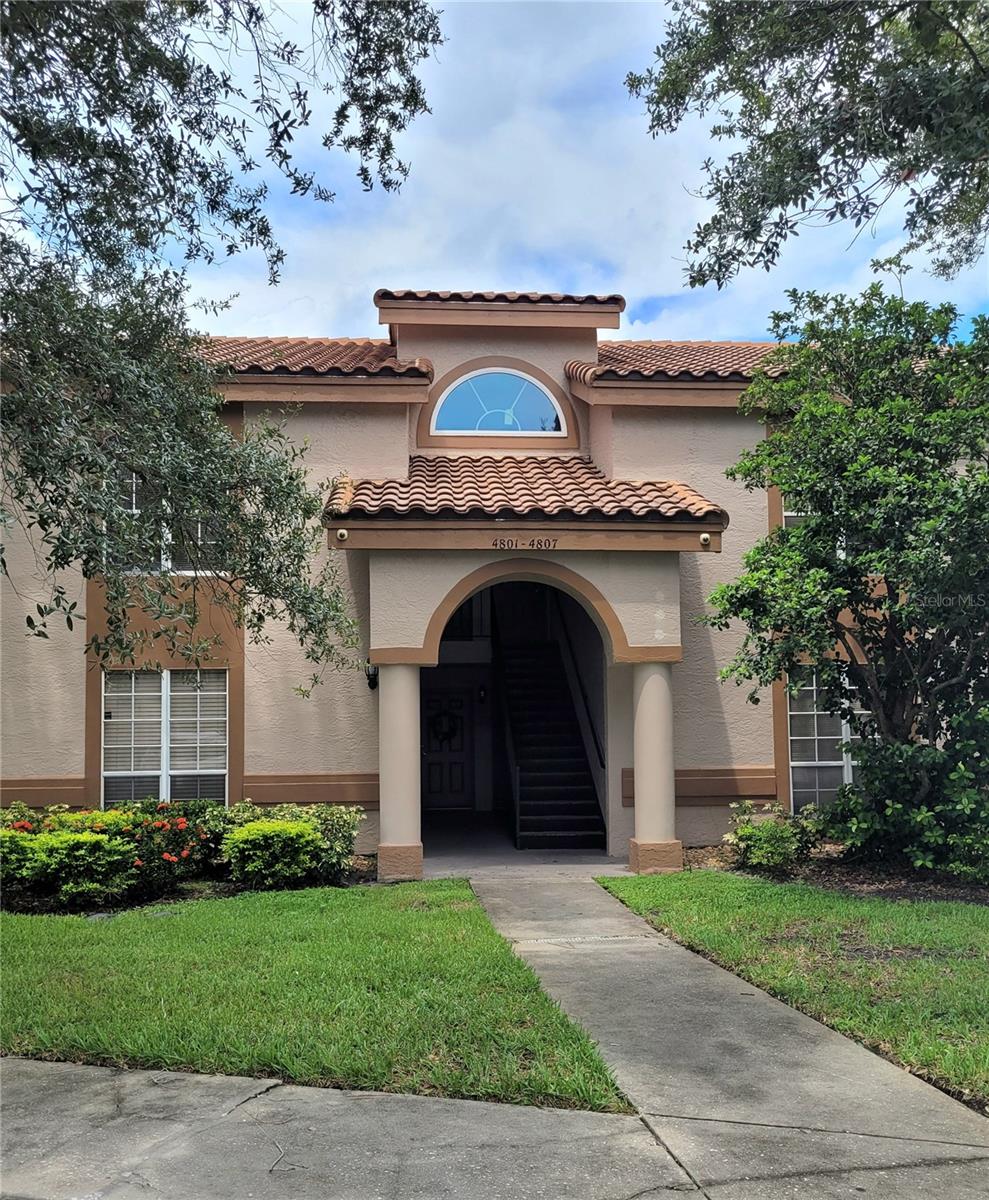 LOCATION, LOCATION, LOCATION..!! This wonderful apartment features 2 bedroom/2 bathroom with vinyl floors throughout. Washer and Dryer included. Screened in patio with private storage closet. The balcony is perfect to enjoy the weather all year long. Short drive to major highway, Millenia Mall, restaurant and shopping stores. Make your appointment today!!