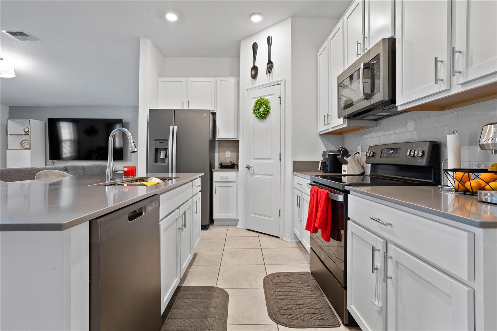 STOREY CREEK - Residential