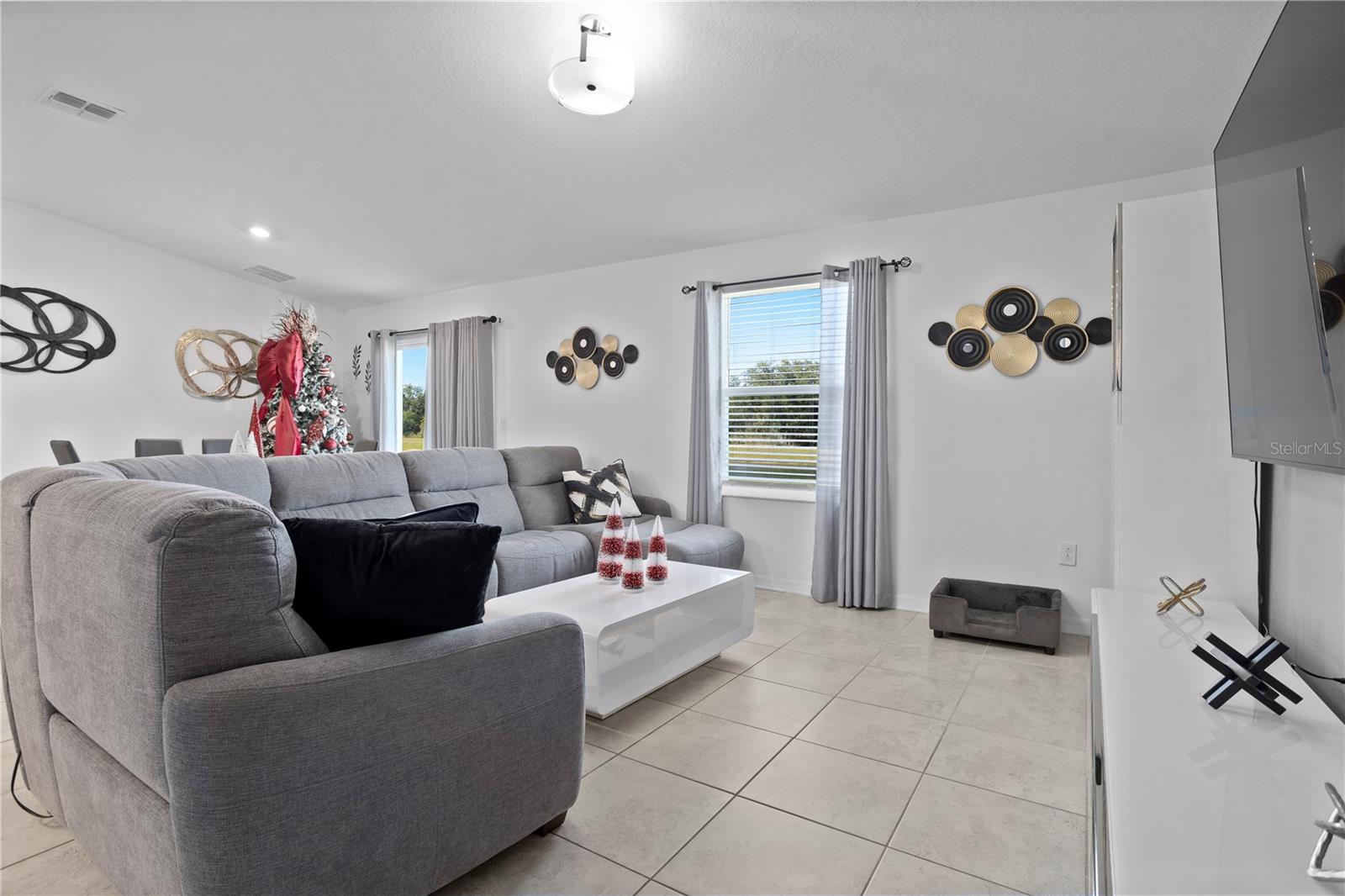 STOREY CREEK - Residential