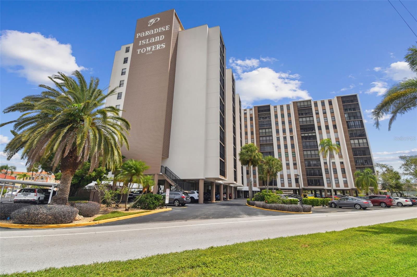 10355 PARADISE BOULEVARD 702