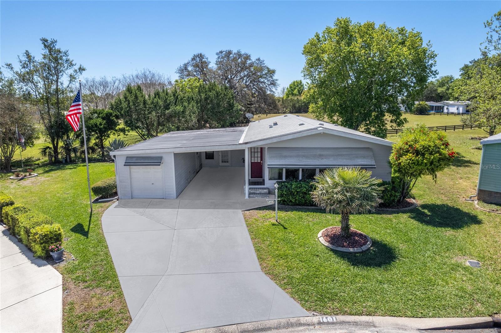 1601 PINEHURST DRIVE