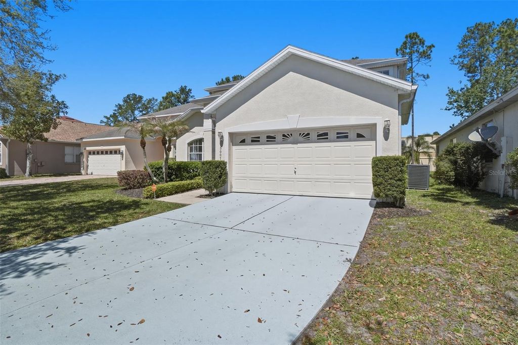Photo of 5007 Bellthorn Drive, Orlando, FL 32837 (MLS # O6392985)