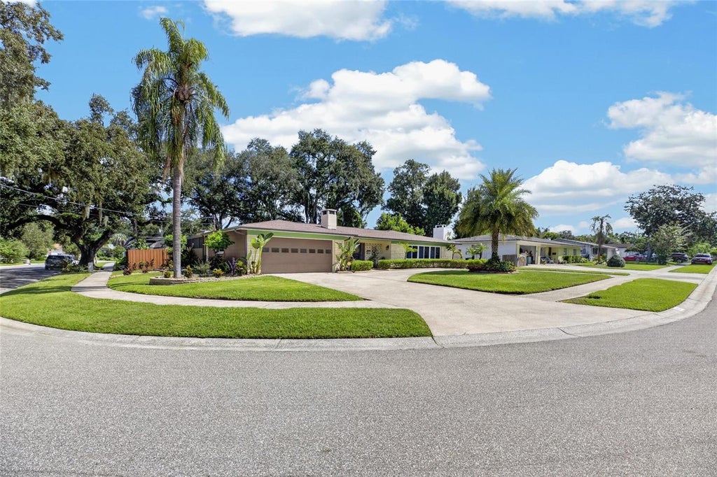 Photo of 506 S Larry Circle, Brandon, FL 33511 (MLS # O6438842)