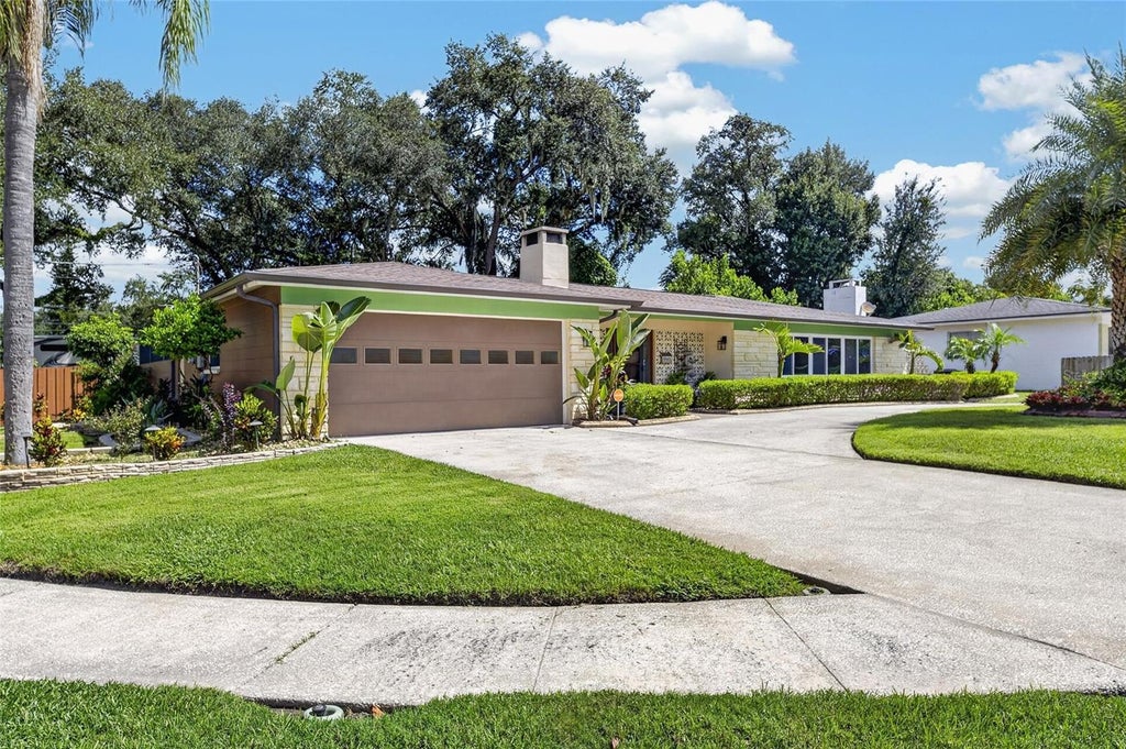 Photo of 506 S Larry Circle, Brandon, FL 33511 (MLS # O6438842)