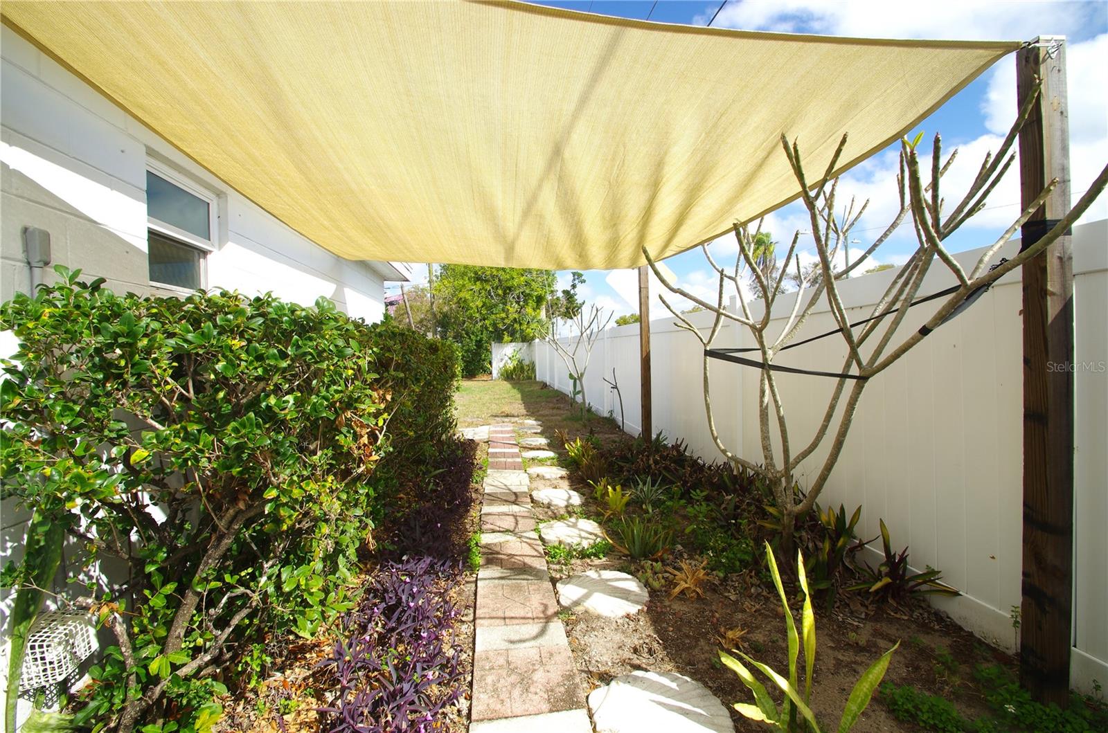 PASADENA GROVE - Residential