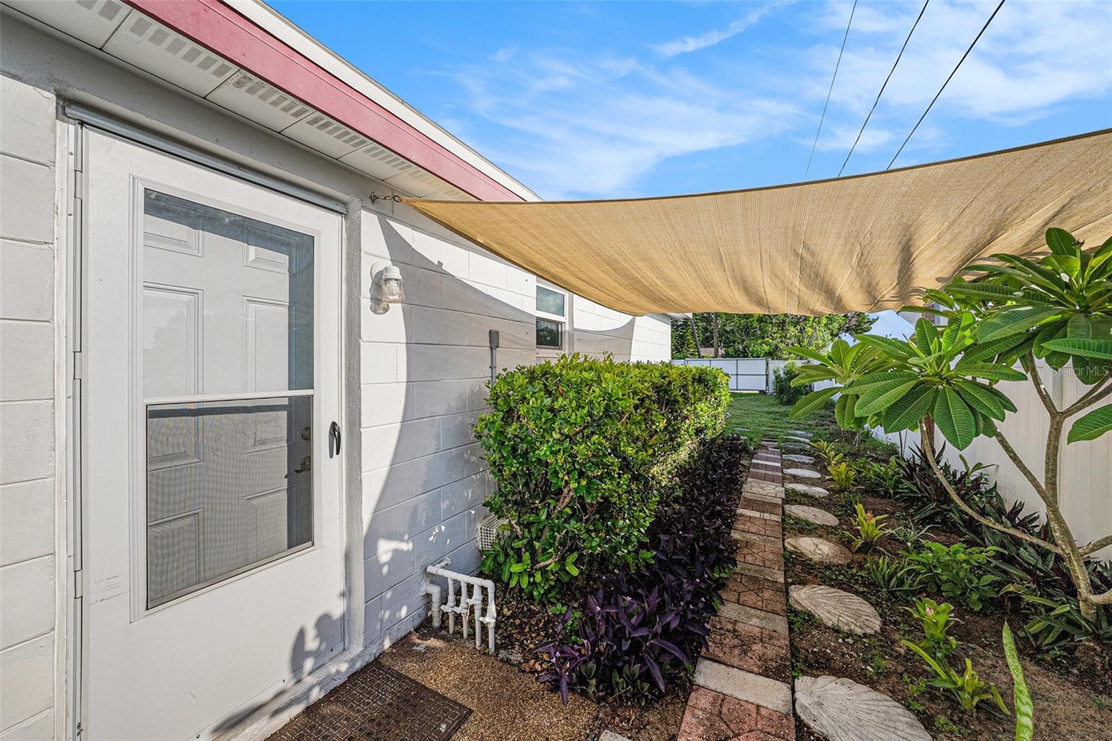 PASADENA GROVE - Residential