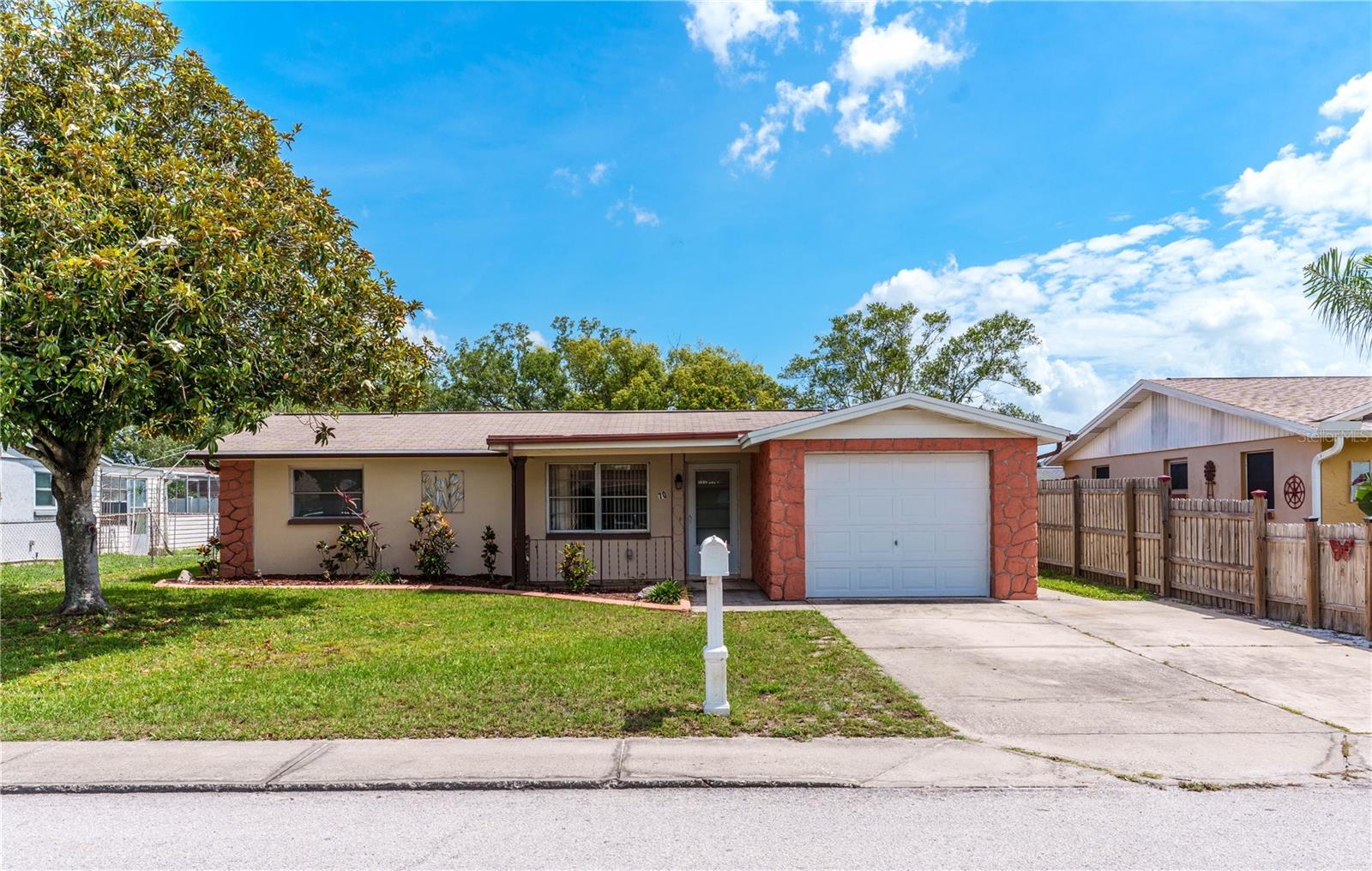 EMBASSY HILLS - Residential
