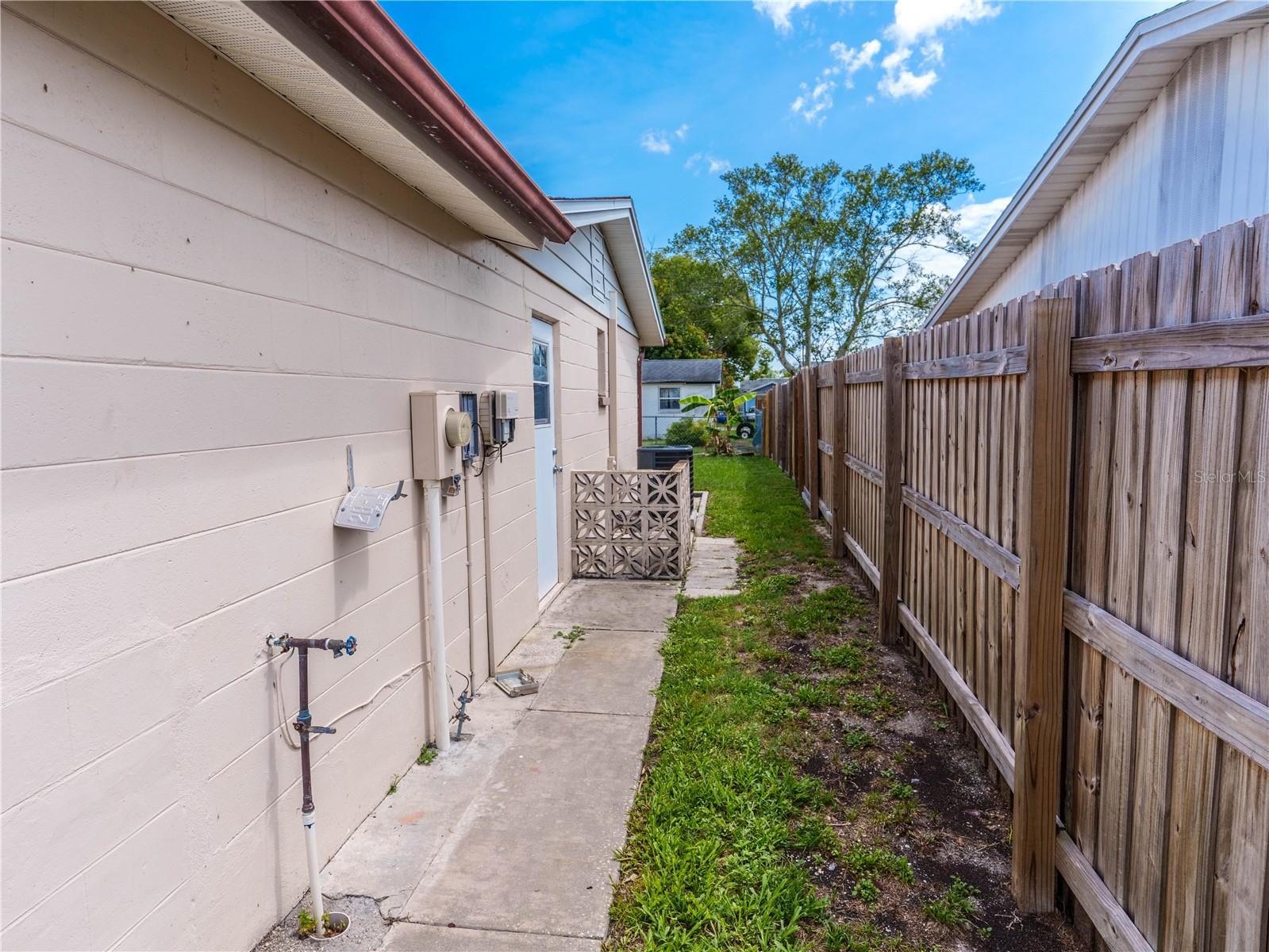 EMBASSY HILLS - Residential