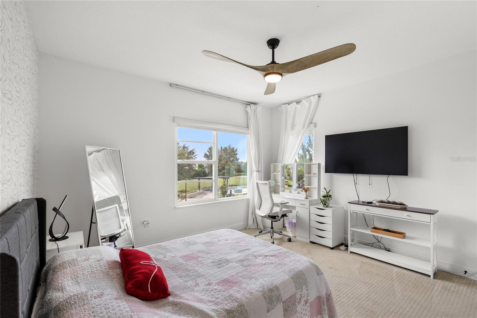 LAUREATE PARK - Residential Lease