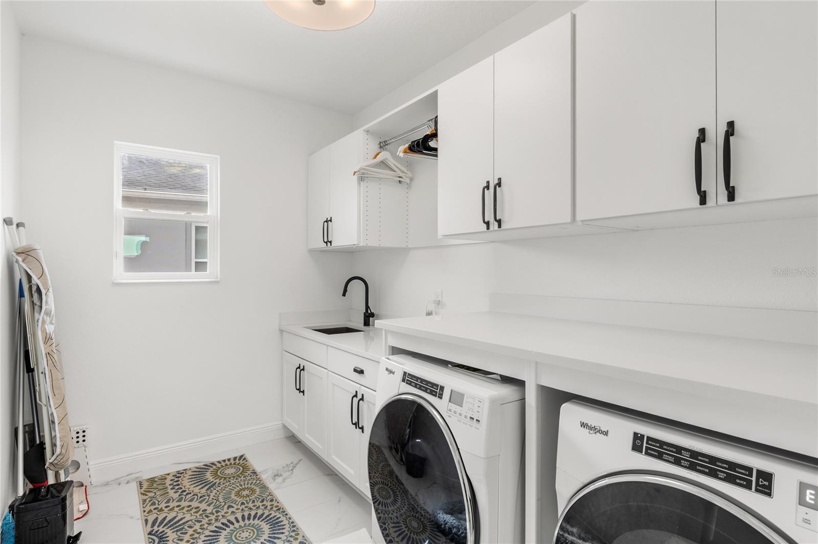 LAUREATE PARK - Residential Lease