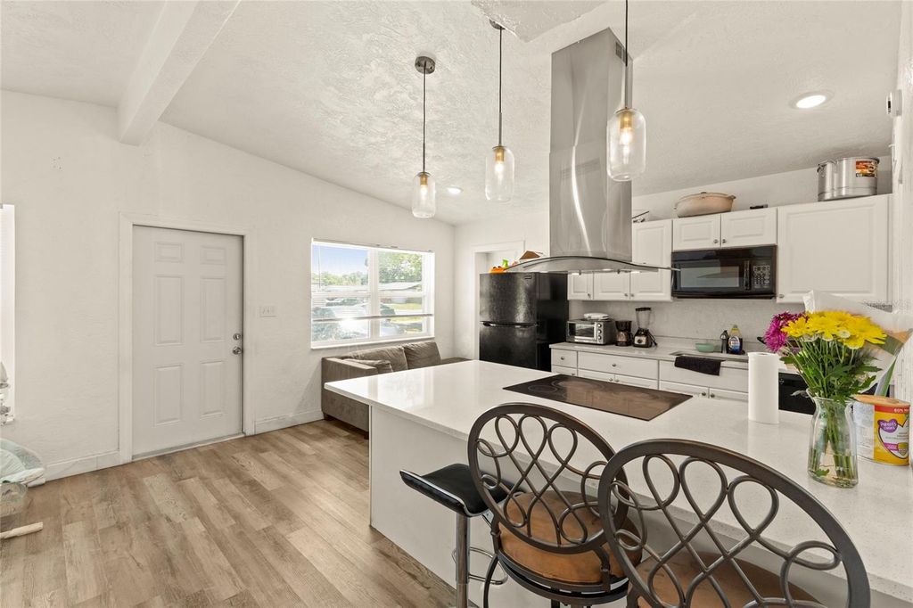 Photo of 4821 Elfrida Avenue, Sarasota, FL 34235 (MLS # A4684754)