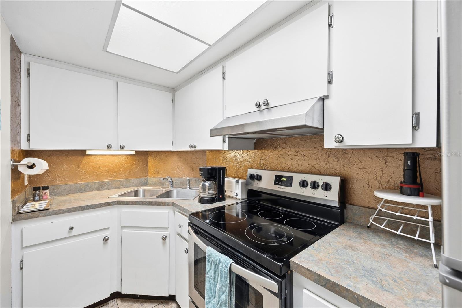 WAVERLY TOWERS CONDO - Residential