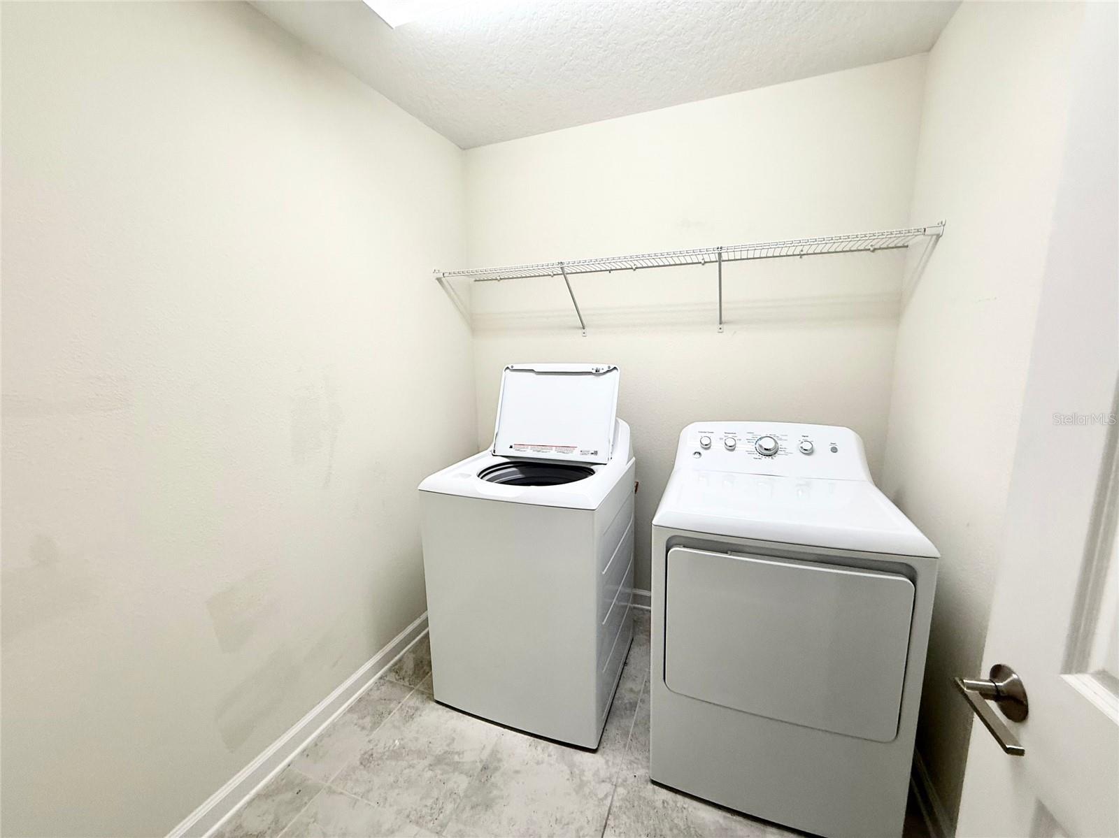 OAKS/MOSS PARK PH N2 & O - Residential Lease