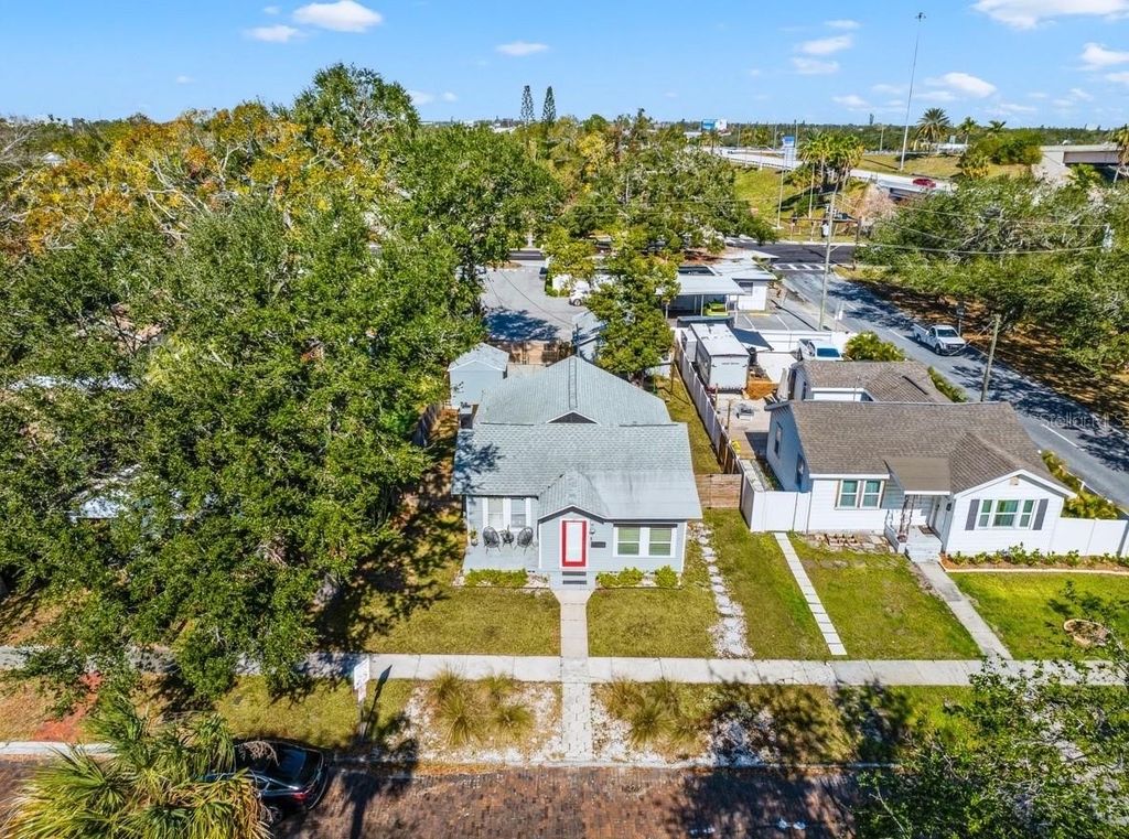 Photo of 2011 Dartmouth Avenue N, St Petersburg, FL 33713 (MLS # O6373806)