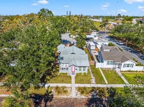 Photo of 2011 Dartmouth Avenue N, St Petersburg, FL 33713 (MLS # O6373806)