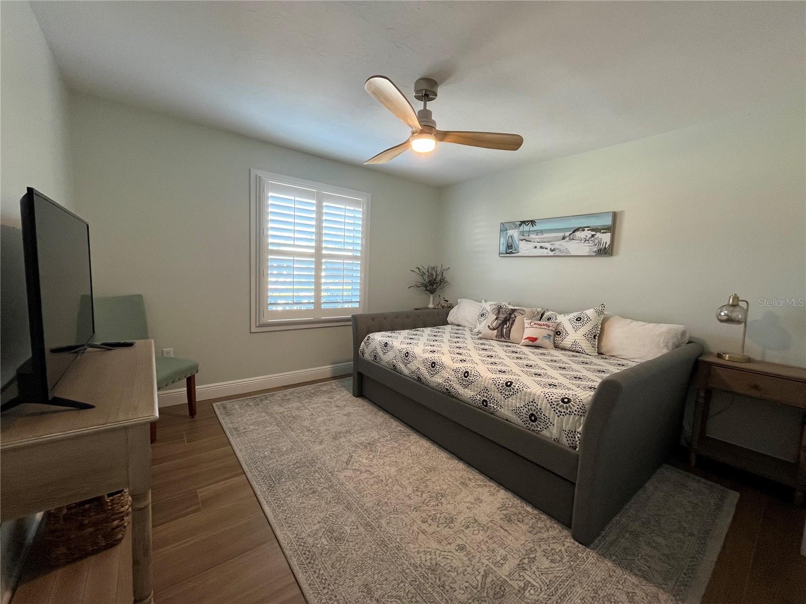 GULF MANOR - Residential