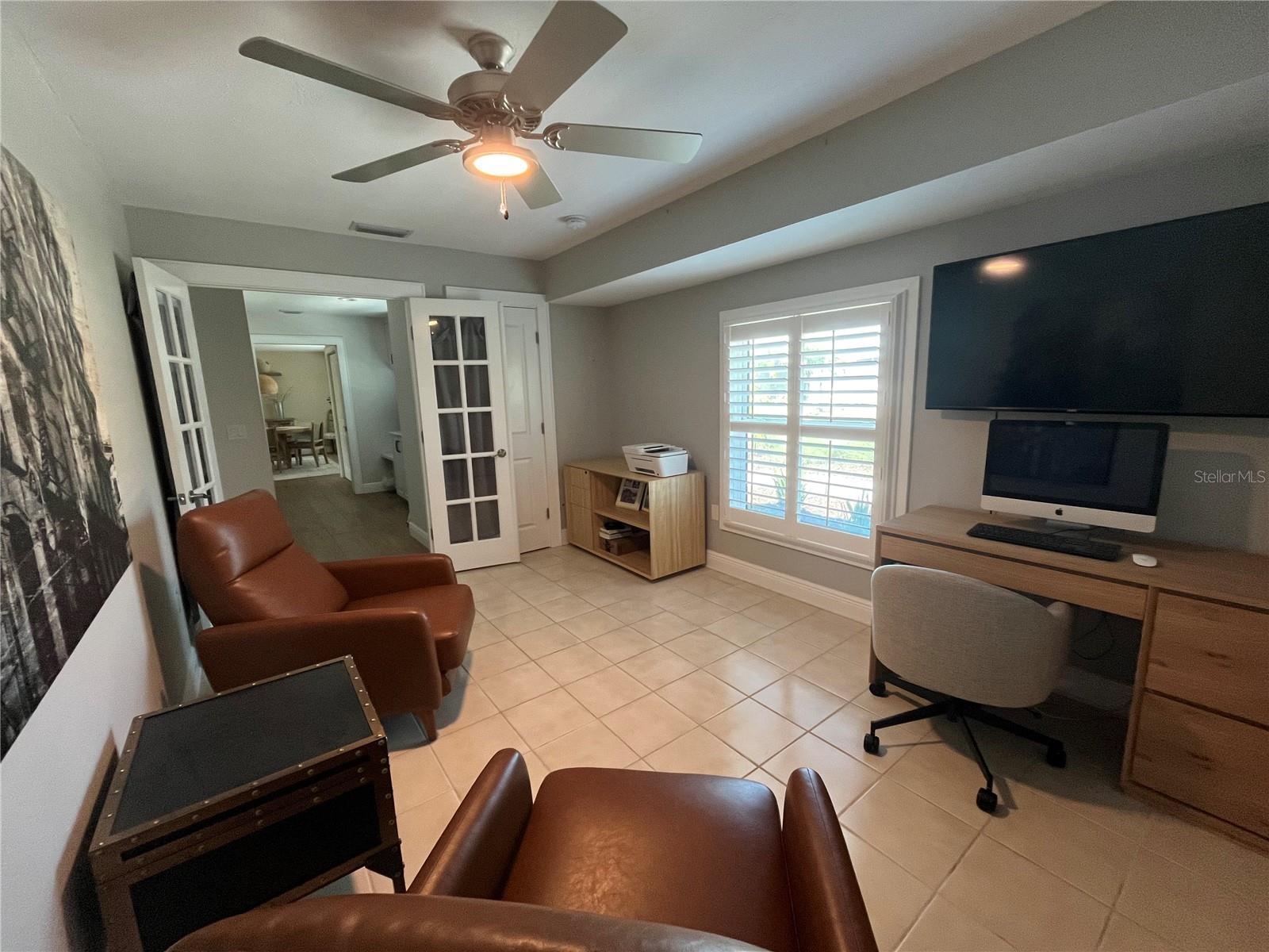 GULF MANOR - Residential