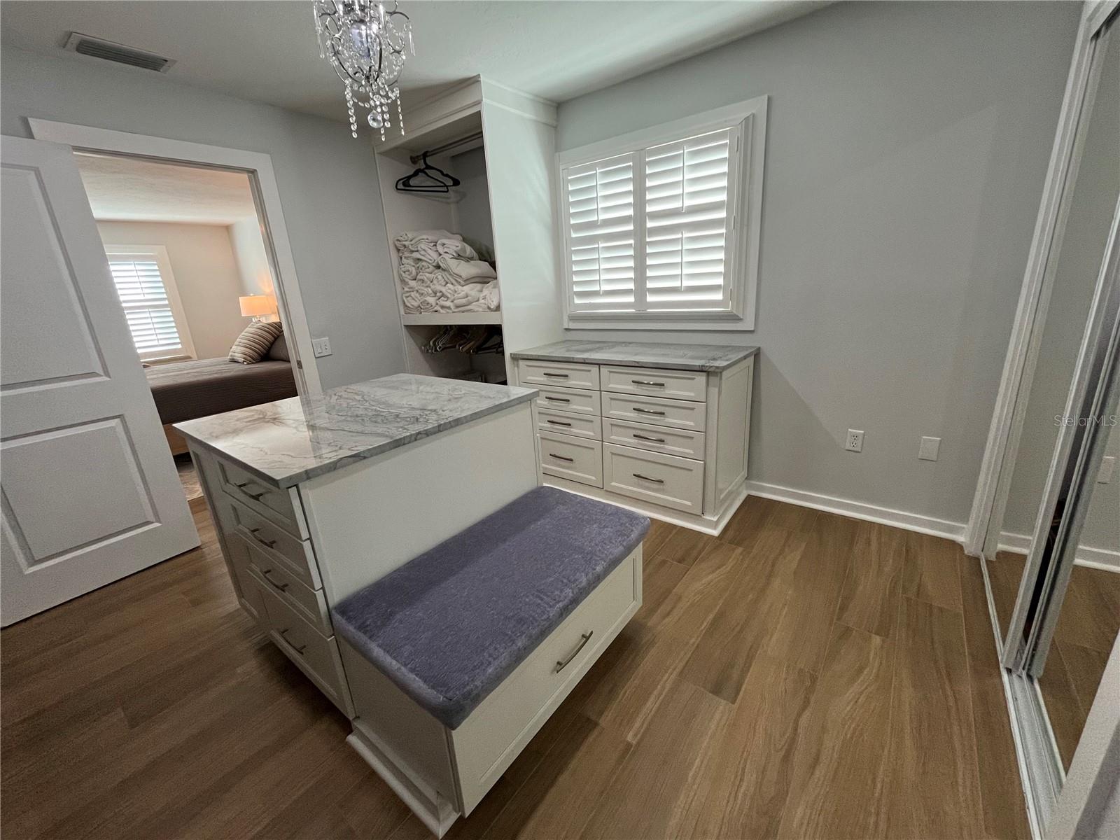 GULF MANOR - Residential