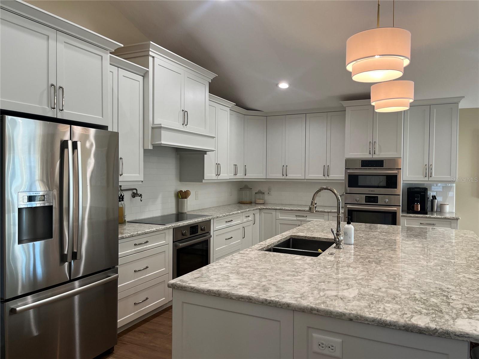 GULF MANOR - Residential