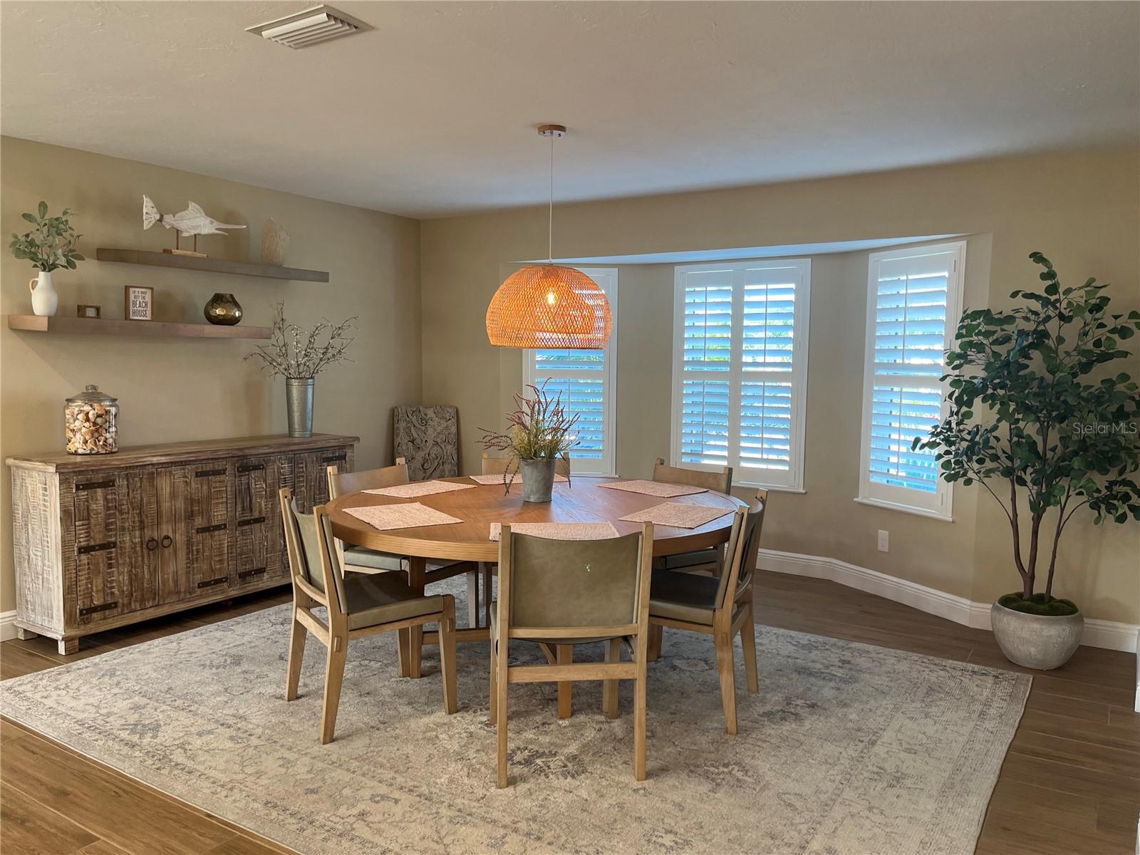 GULF MANOR - Residential