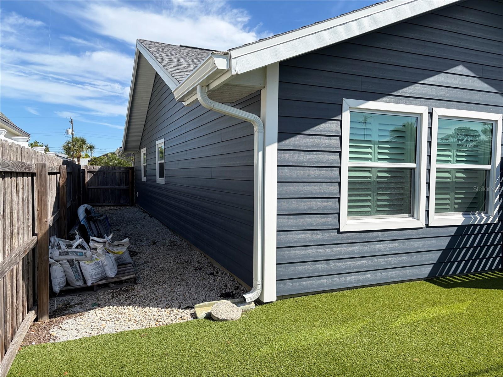 GULF MANOR - Residential