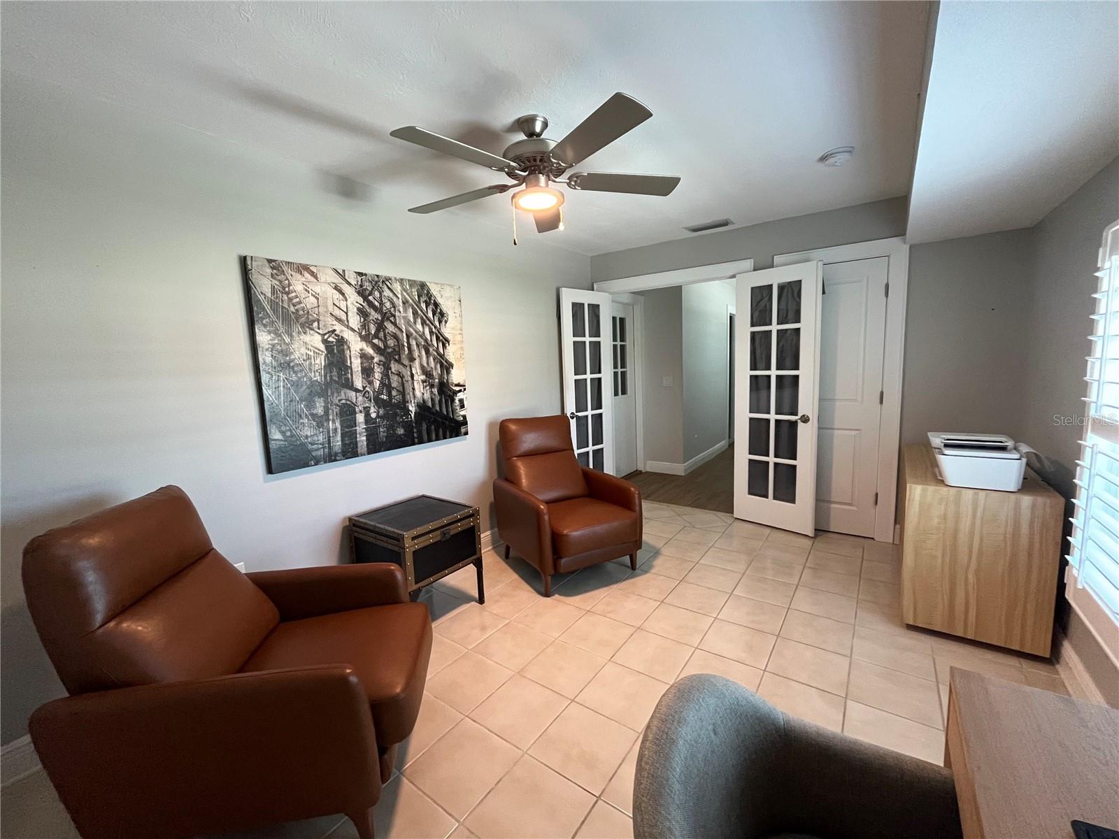 GULF MANOR - Residential