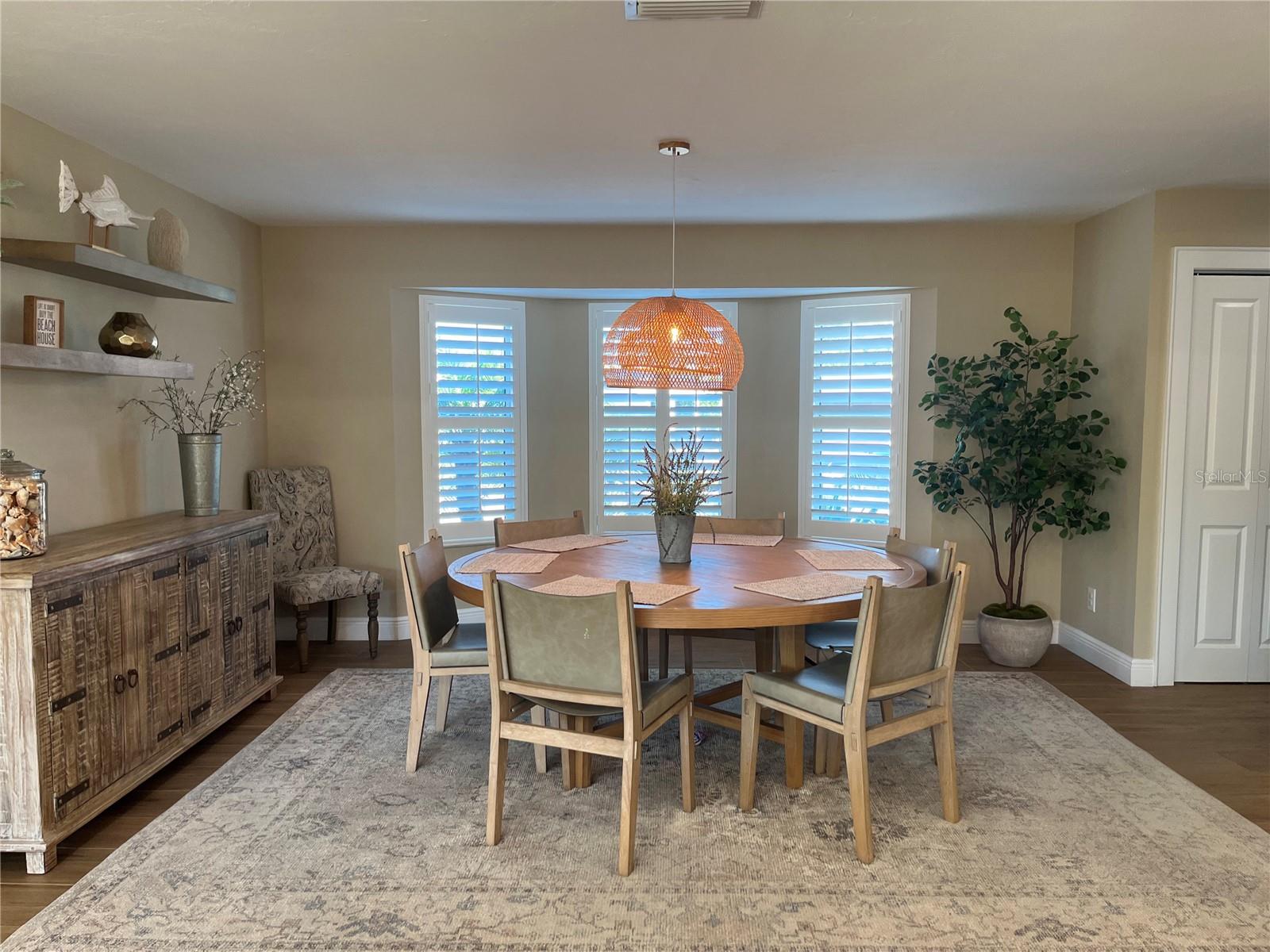 GULF MANOR - Residential