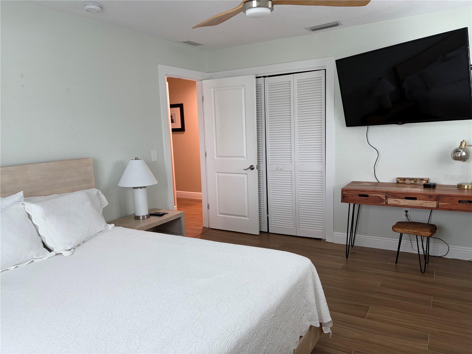 GULF MANOR - Residential