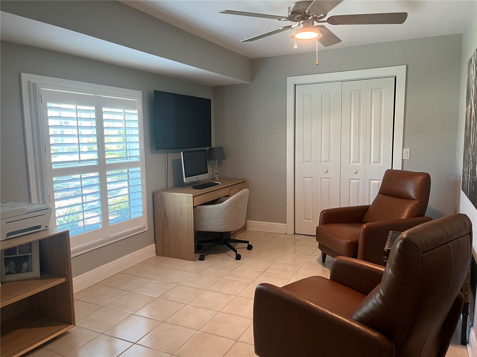 GULF MANOR - Residential