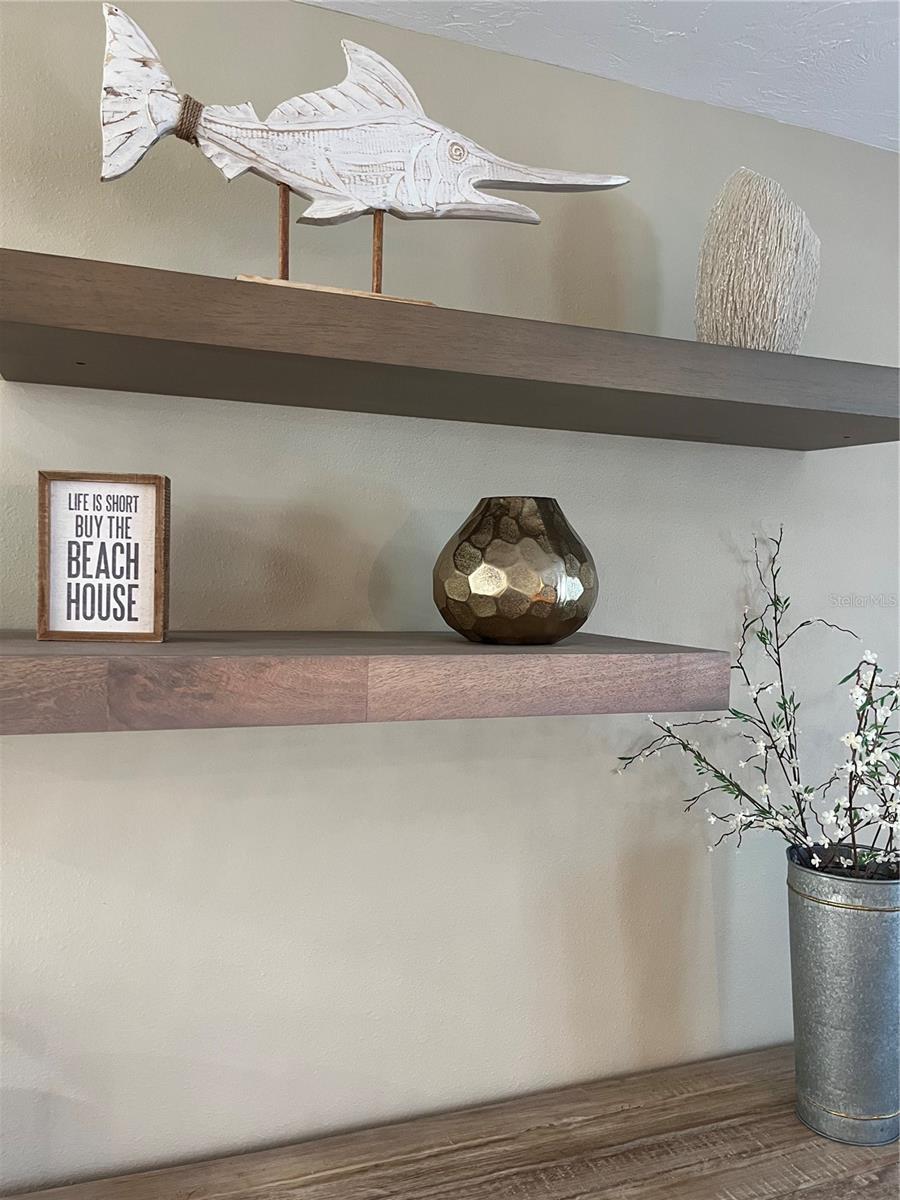 GULF MANOR - Residential