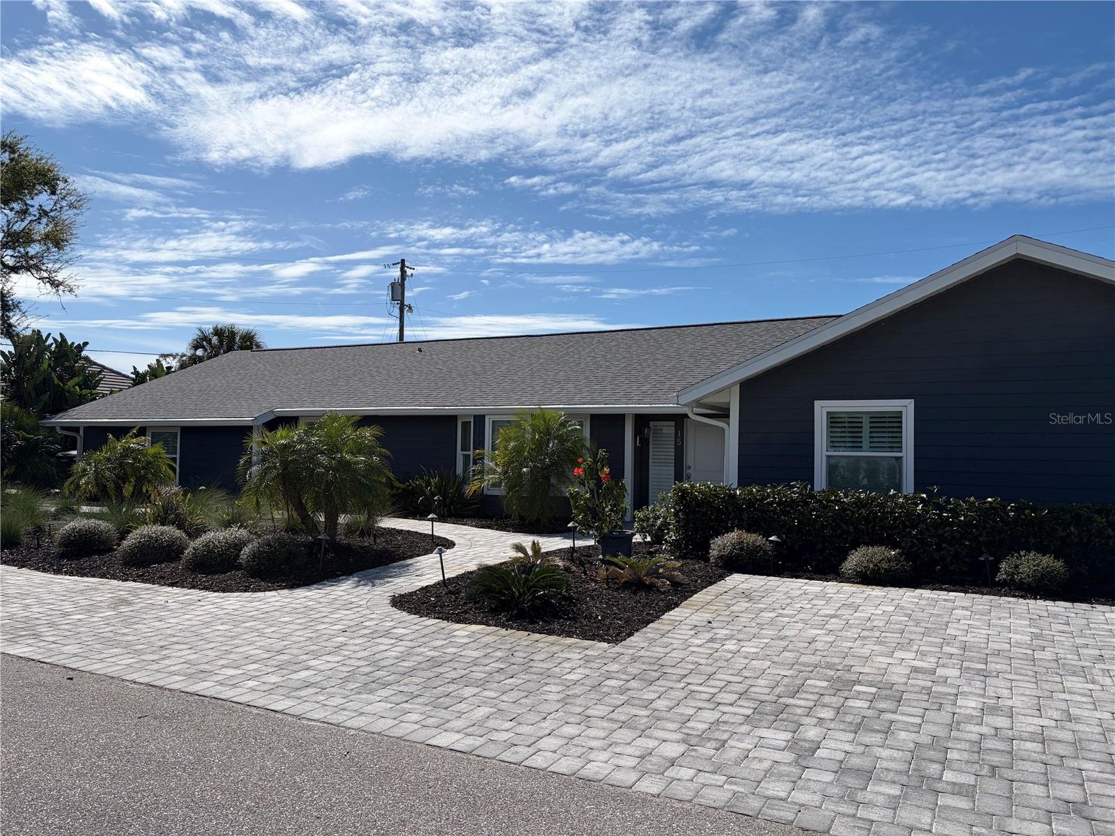 GULF MANOR - Residential