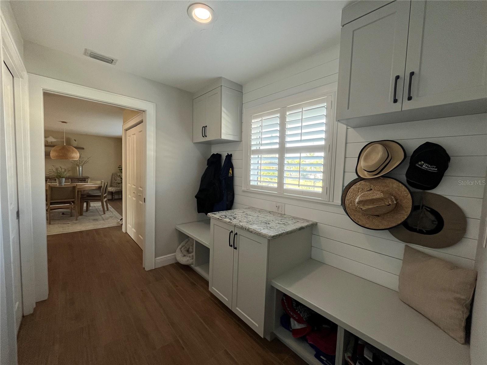 GULF MANOR - Residential