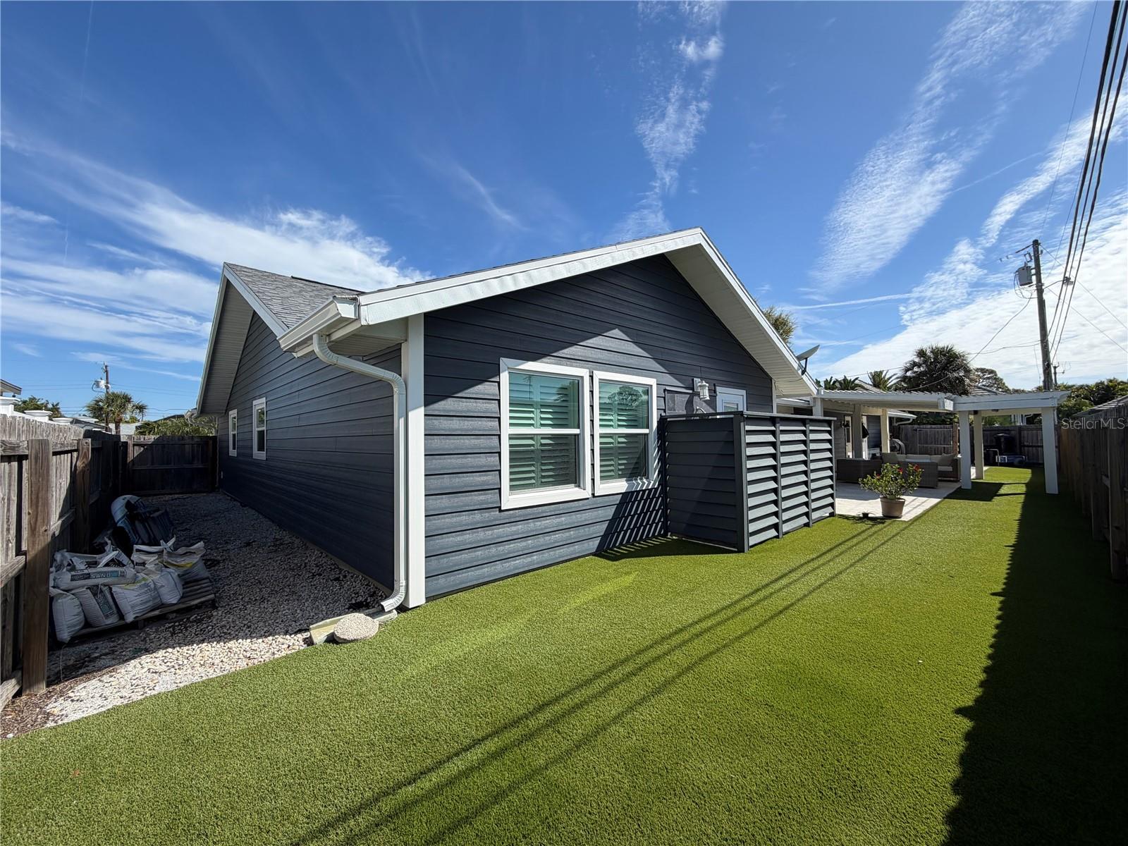 GULF MANOR - Residential